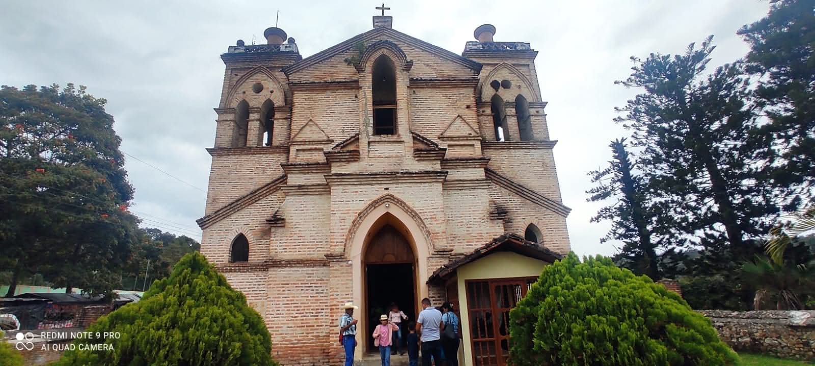 San Francisco de Cones, Ocotepeque, un rincón lleno de encanto natural, al que la Presidenta Xiomara Castro llevó alimentación escolar y mejora en infraestructura vial